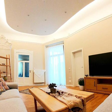 Luxus Ferienwohnung Mit Hochwertiger Ausstattung Wintergarten Chociebuż Zewnętrze zdjęcie